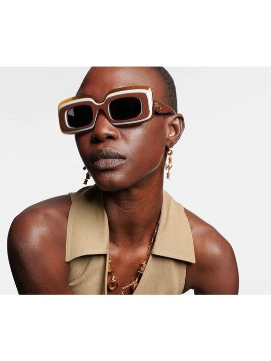 Loewe LW40139U 20A Sunglasses Grey/Brown Rectangle Frame, Grey Lenses main image 6